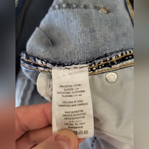 Ardene Blue Jean Shorts Distressed Frayed Hem, Size 9 (30) - Picture 5 of 5